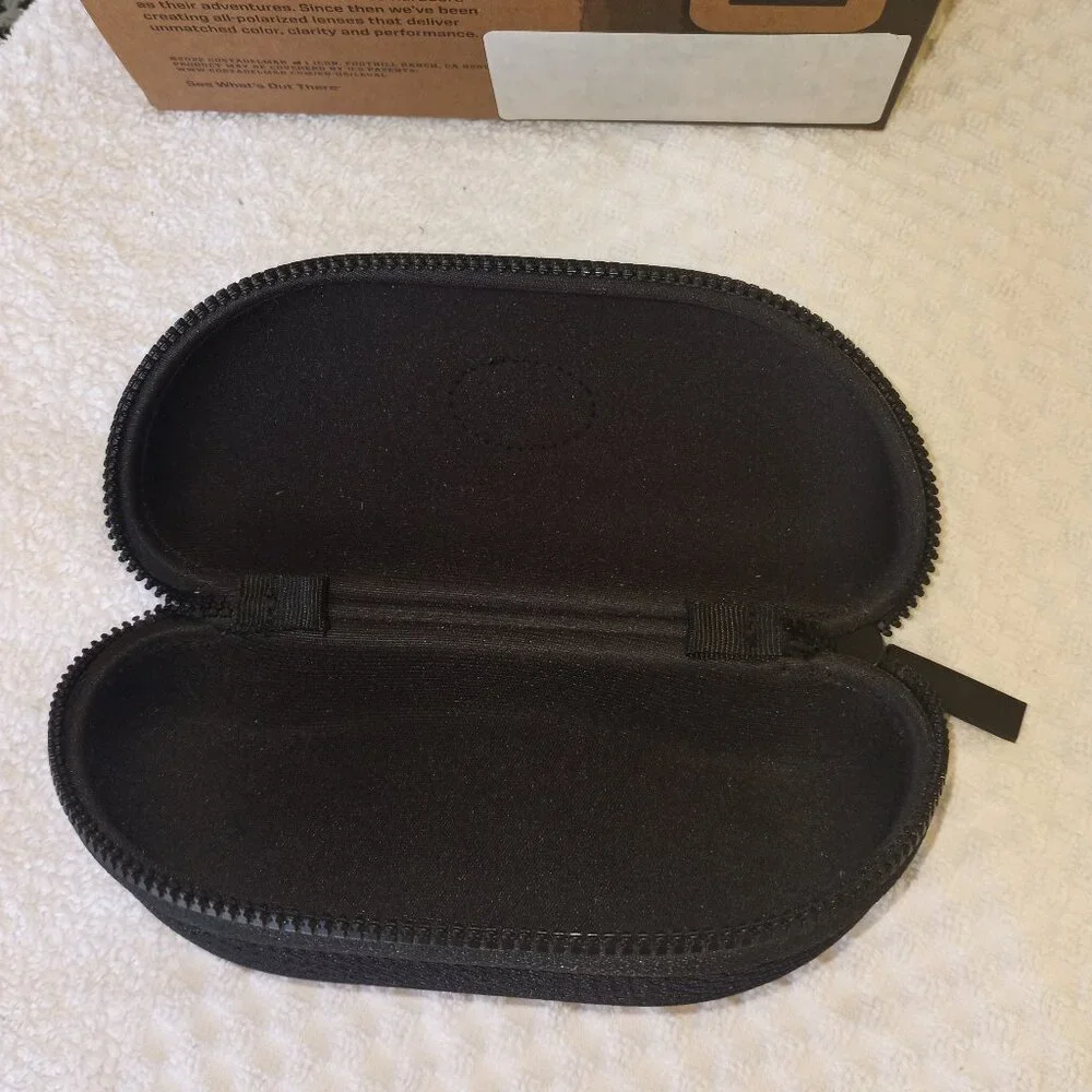 Costa clam shell CASE